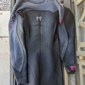 Bodyglove woman's full wetsuit 9/10